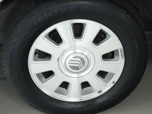 Used 2005 Mercury Grand Marquis LS image 39