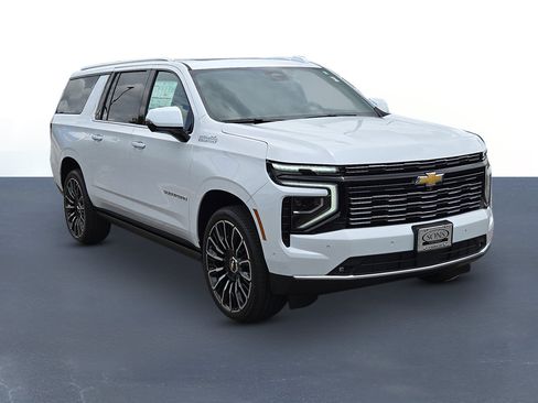 New 2026 Chevrolet Suburban High Country AWD/4WD image 3