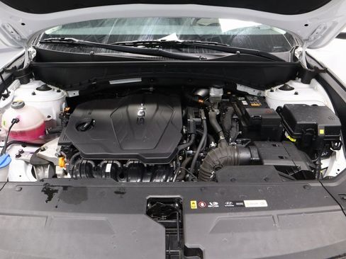 Certified 2025 Hyundai Tucson SE image 13