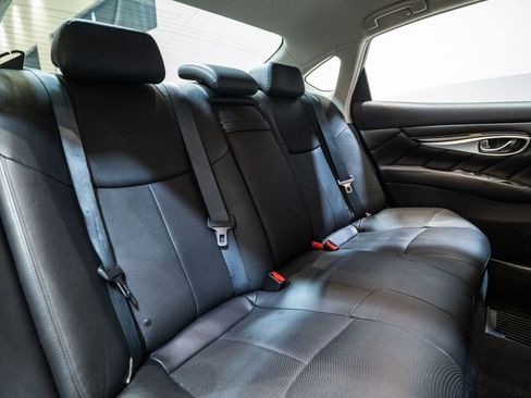 Used 2015 INFINITI Q70 L 3.7 image 32