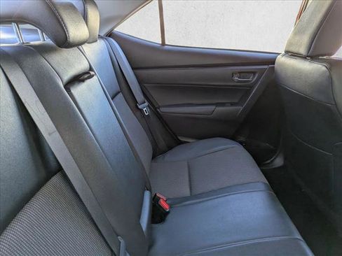 Used 2018 Toyota Corolla SE image 19