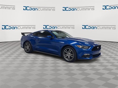 Used 2017 Ford Mustang Coupe image 2