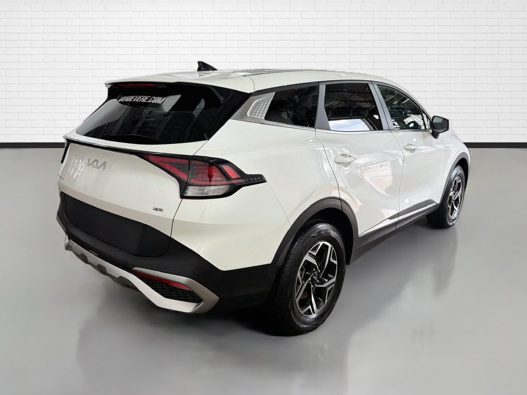 Used 2023 Kia Sportage LX AWD/4WD image 9