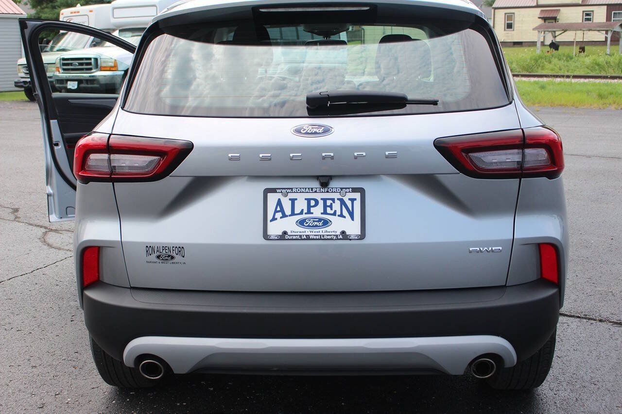 Used 2023 Ford Escape AWD image 10