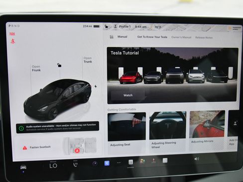 Used 2023 Tesla Model 3 Standard Range image 19