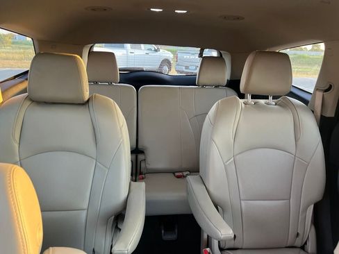 Used 2018 Buick Enclave Essence FWD image 9
