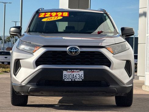 Used 2021 Toyota RAV4 LE w/ Carpet Mat Package (TMS) image 10