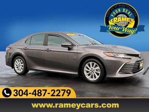 Used 2023 Toyota Camry LE image 1