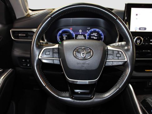 Used 2024 Toyota Highlander Platinum AWD/4WD image 28