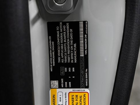 Used 2023 Aston Martin DBS Volante image 46