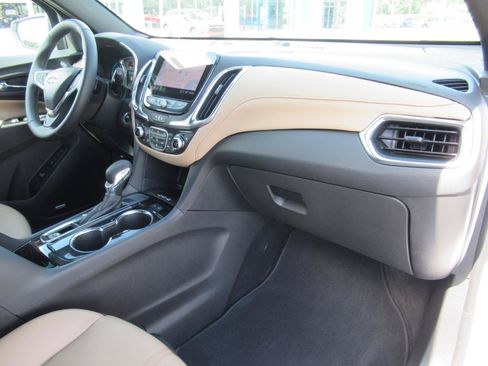 Used 2024 Chevrolet Equinox Premier FWD image 12