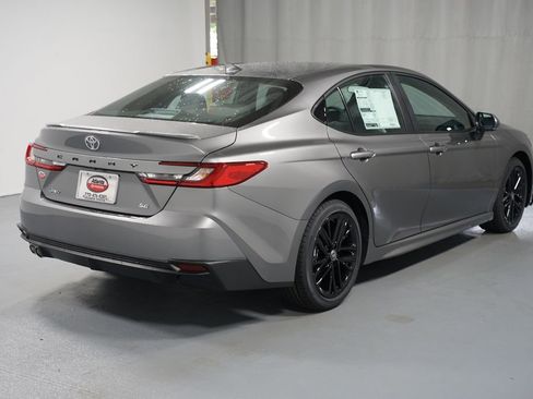 New 2026 Toyota Camry SE image 8