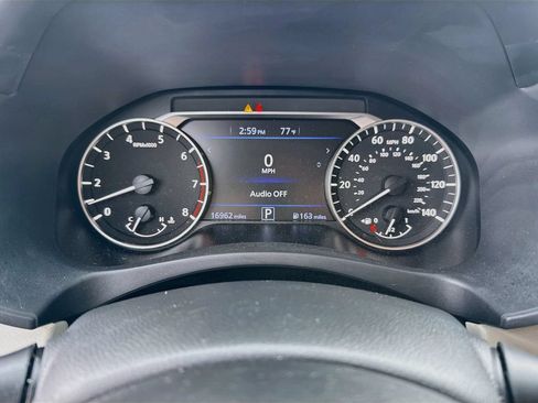 Used 2022 Nissan Altima 2.5 SV FWD image 14