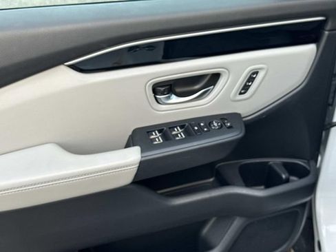 Certified 2024 Honda Pilot Touring image 18