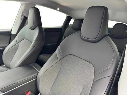 Used 2026 Tesla Model Y 2WD image 25