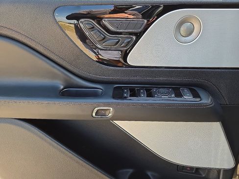Used 2025 Lincoln Aviator Black Label AWD/4WD image 22