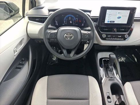 Used 2026 Toyota Corolla LE FWD image 22