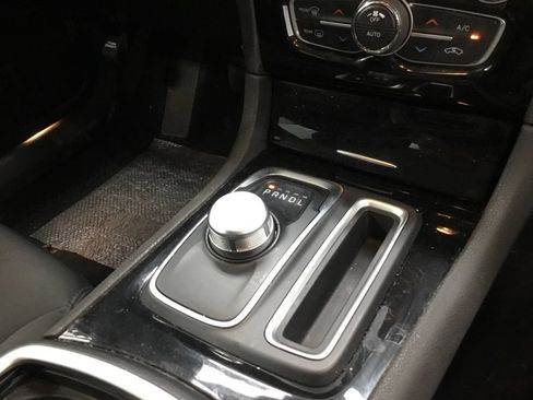 Used 2023 Chrysler 300 Touring RWD image 24