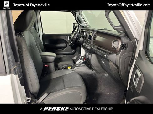 Used 2020 Jeep Wrangler Sport AWD/4WD image 5
