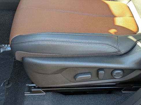 New 2025 Subaru Forester Touring image 18