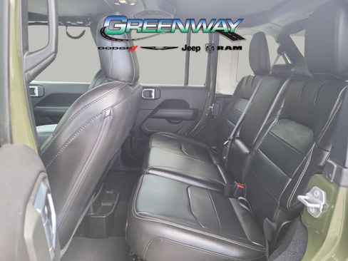 Used 2023 Jeep Wrangler Unlimited Sahara image 16