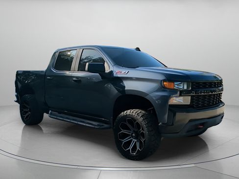 Used 2019 Chevrolet Silverado 1500 Custom Trail Boss w/ Custom Convenience Package AWD/4WD image 2