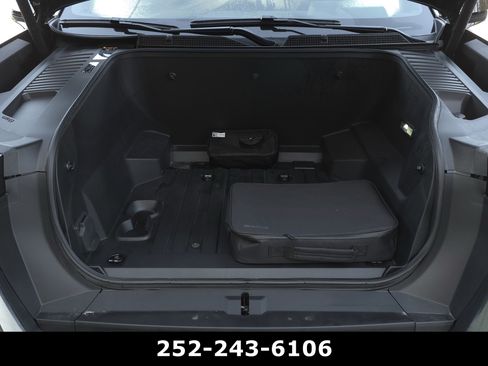 Used 2025 GMC Sierra EV Denali AWD/4WD image 50