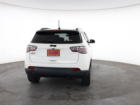 Used 2019 Jeep Compass Latitude FWD image 11