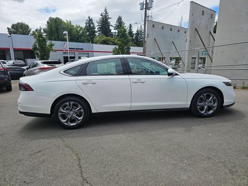 Used 2023 Honda Accord EX-L image 8