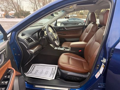 Used 2017 Subaru Outback 3.6R Touring w/ Popular Package #5A image 10