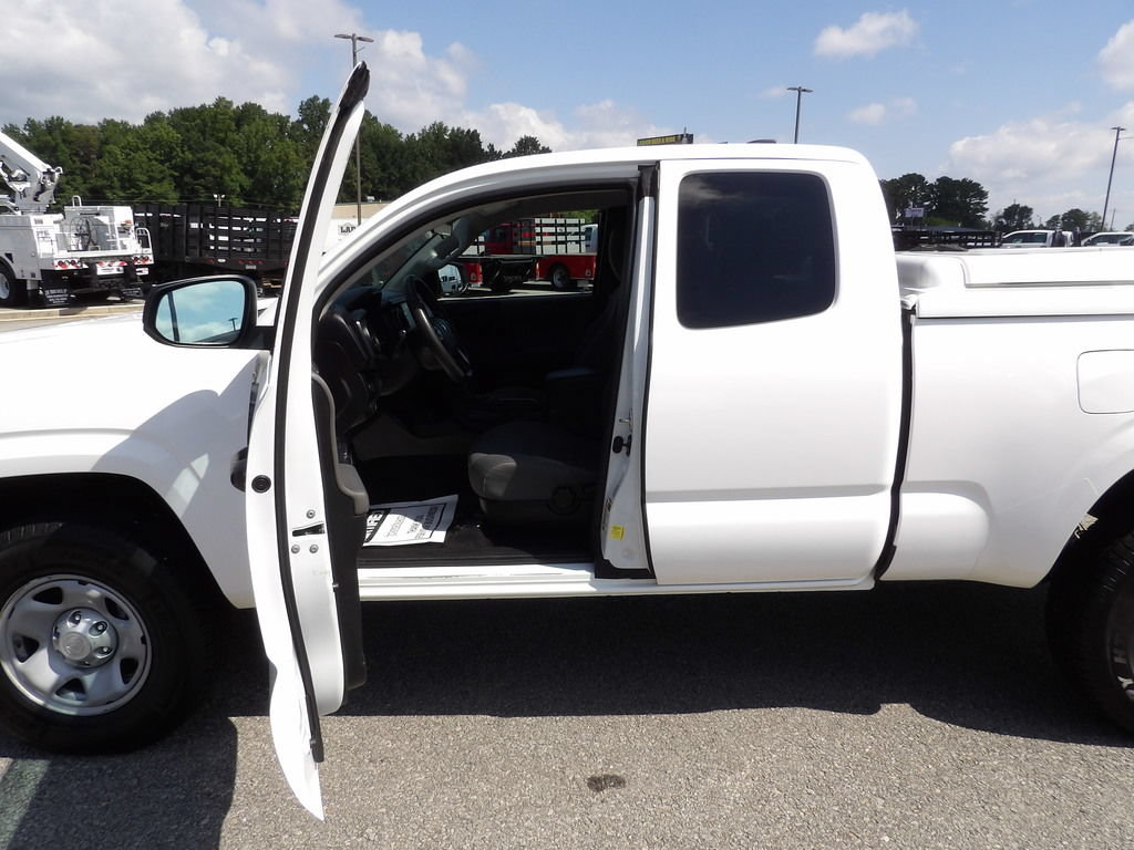 Used 2020 Toyota Tacoma SR RWD image 13