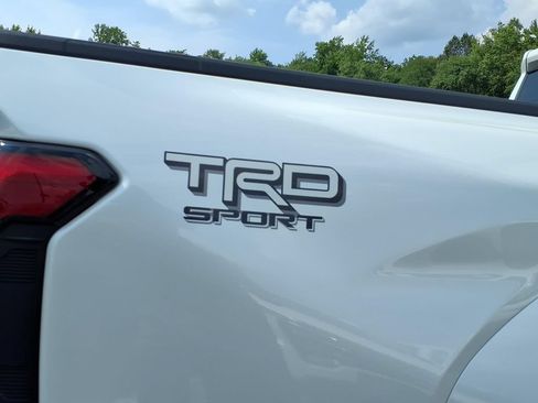 Used 2025 Toyota Tacoma TRD Sport AWD/4WD image 7