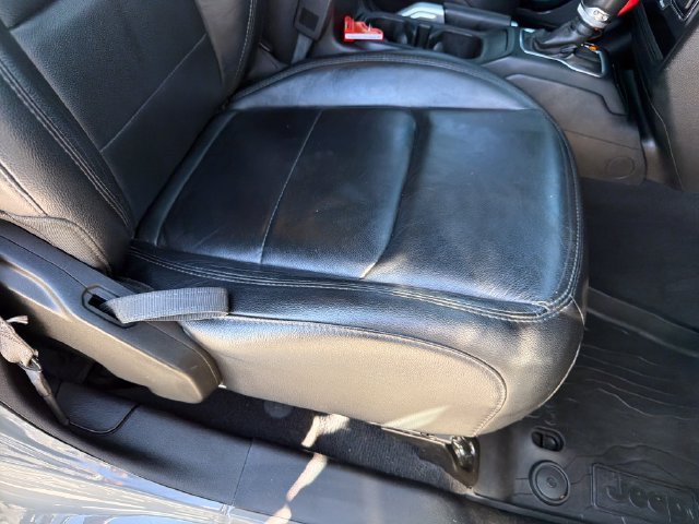 Used 2019 Jeep Wrangler Unlimited Sahara AWD/4WD image 26