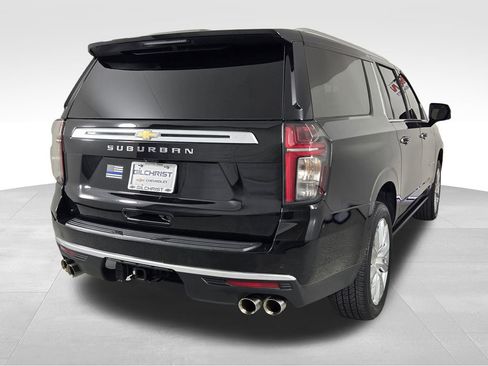 Used 2024 Chevrolet Suburban High Country AWD/4WD image 7