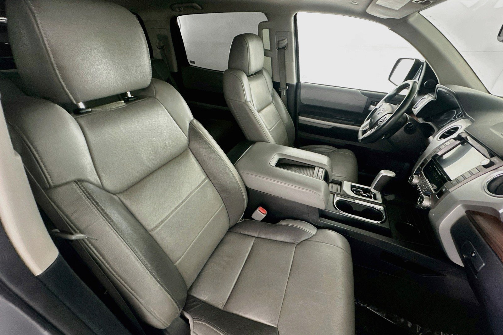 Used 2021 Toyota Tundra Limited w/ Limited Premium Package RWD image 8