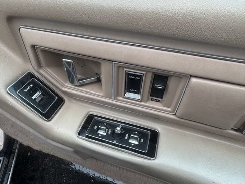 Used 1989 Cadillac Eldorado Coupe FWD image 16