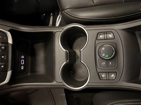 Certified 2024 GMC Terrain SLT AWD/4WD image 21