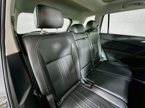 Used 2022 Volkswagen Tiguan SE AWD/4WD image 26