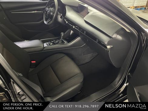 Used 2021 MAZDA MAZDA3 s image 39