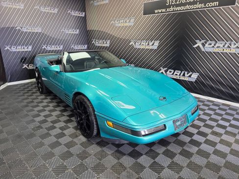 Used 1991 Chevrolet Corvette Convertible RWD image 25