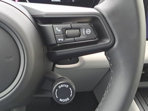 New 2026 Porsche Macan 4 Electric image 30