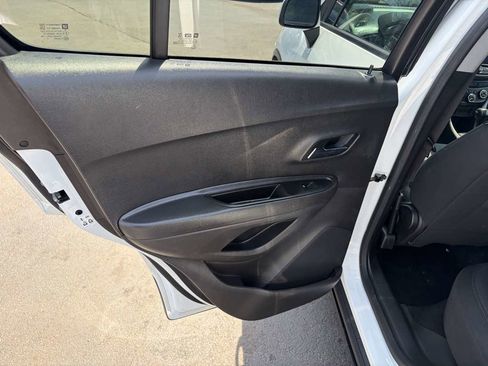 Used 2020 Chevrolet Trax LS w/ Tint and Cruise Package FWD image 17