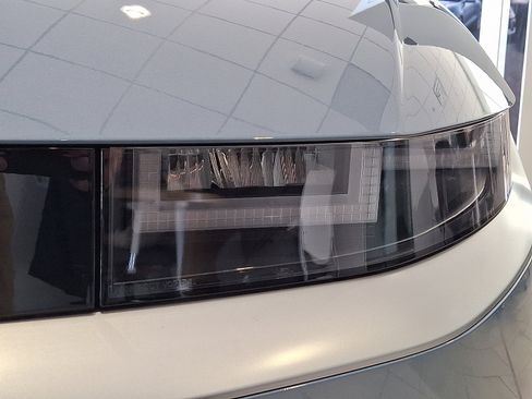 New 2026 Hyundai Ioniq 5 SEL image 8