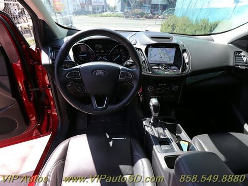 Used 2018 Ford Escape Titanium image 11