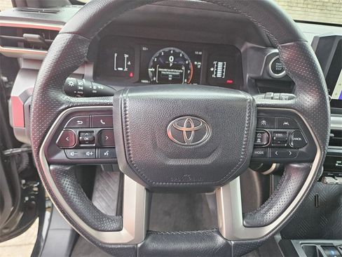 Used 2025 Toyota 4Runner SR5 image 18