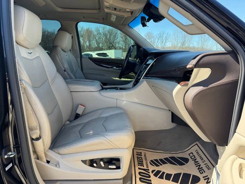 Used 2017 Cadillac Escalade Platinum image 20