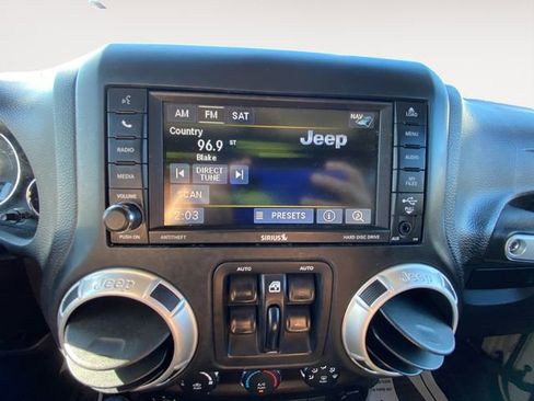 Used 2017 Jeep Wrangler Unlimited Rubicon w/ Cold Weather Group image 22