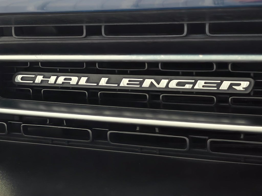 Used 2015 Dodge Challenger SXT w/ Super Sport Group (SS/T) RWD image 39