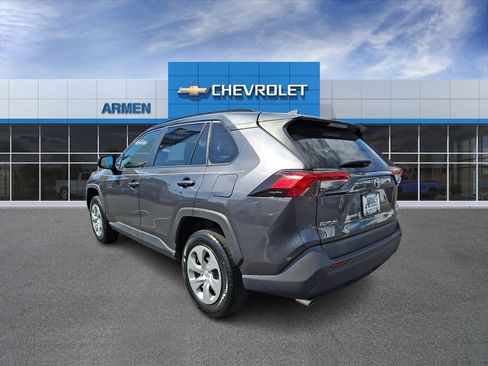 Used 2019 Toyota RAV4 LE w/ Carpet Mat Package image 7