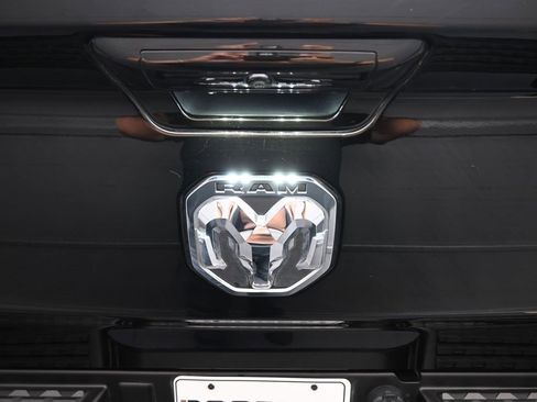 Used 2024 RAM 2500 Limited image 14